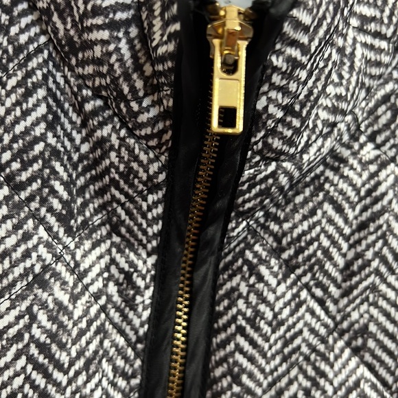 Women’s Houndstooth Vest - Picture 3 of 5